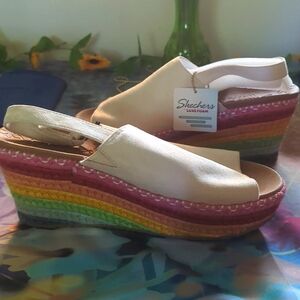 Skechers Size 11 Luxe Foam Rainbow-woven Wedges NWT
